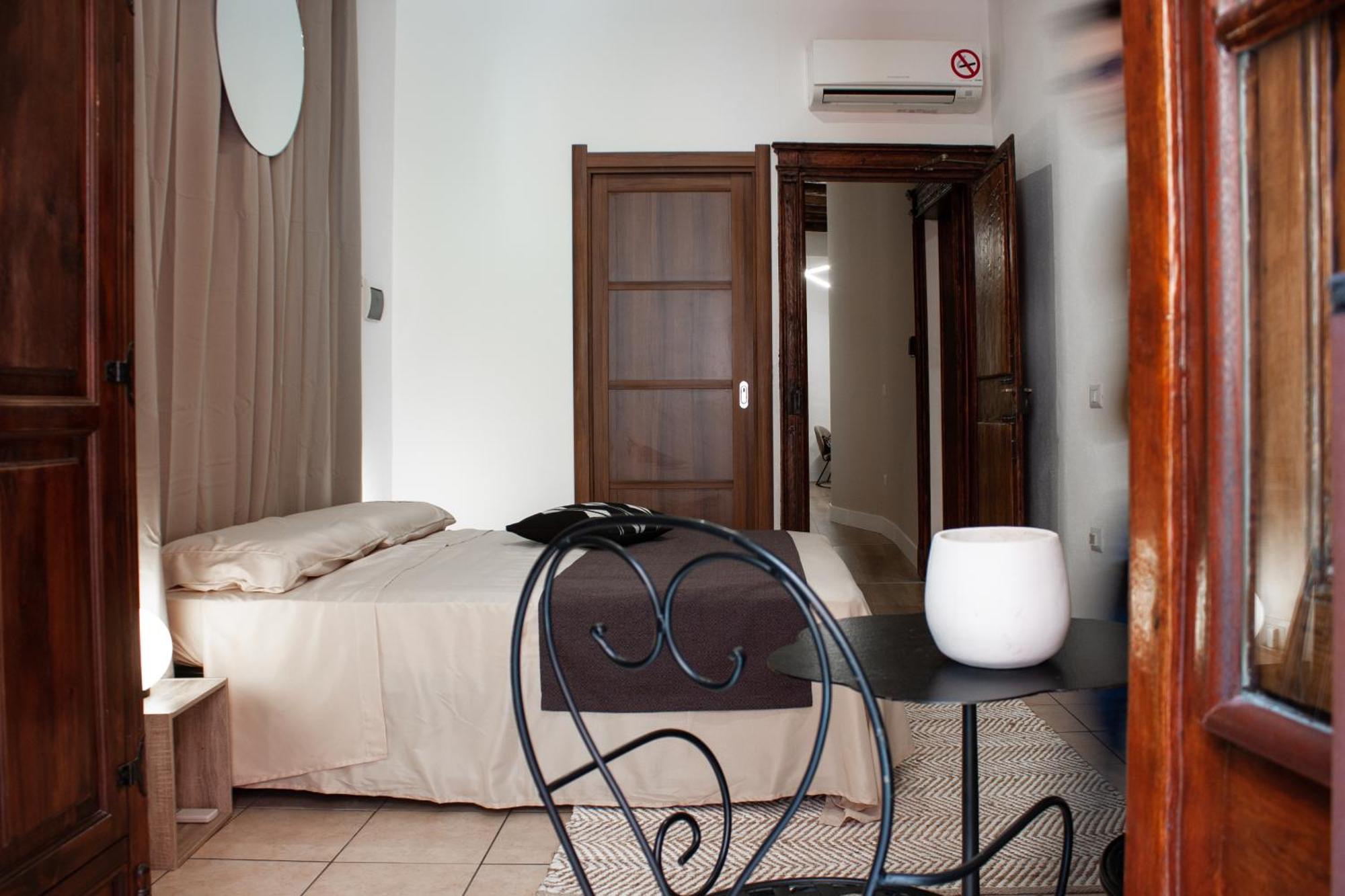 Castello'S Rooms Cagliari Esterno foto